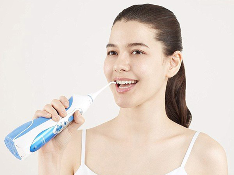 sử dụng máy tăm nước
